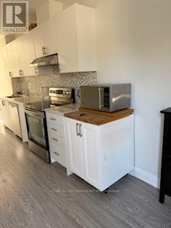 Photo - 2615 Yonge St