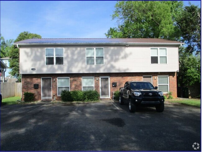 Building Photo - Berryhill Road Triplex Unit 1 Rental