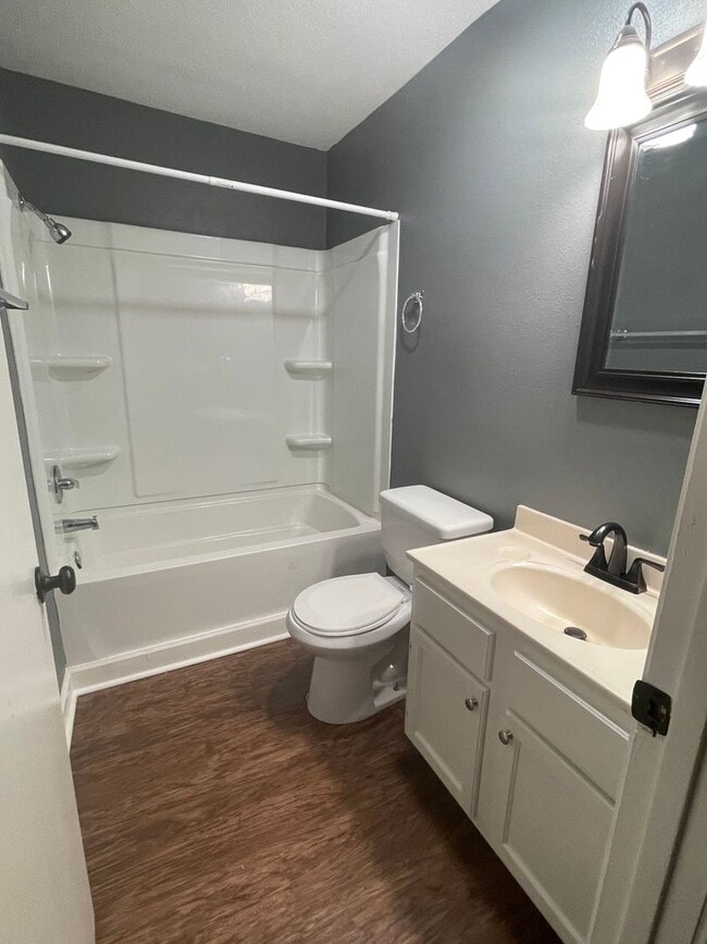 Photo - 2301 Evelyn Ln Unit 2301 K