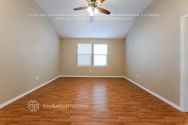 112 Hackberry Trail