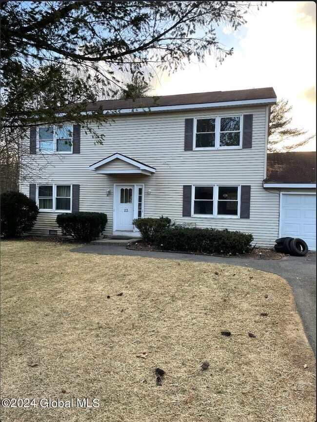 23 Woodridge Cir Townhome Townhome Rental in Clifton Park NY