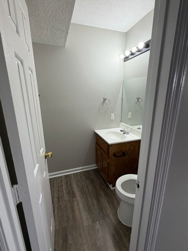 Photo - 211 Aqueduct Dr Unit B
