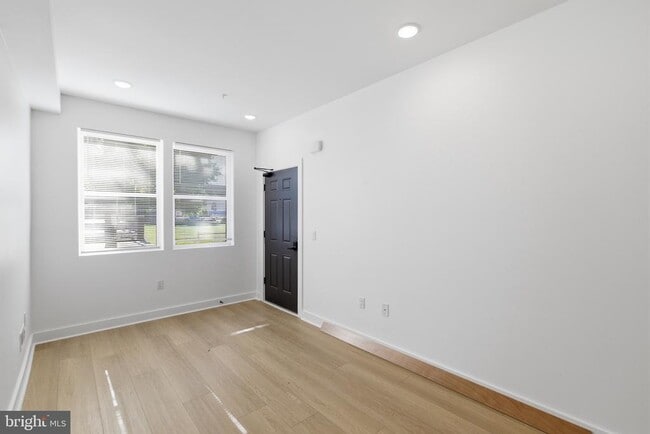 Building Photo - 2310 N Sydenham St Unit 1
