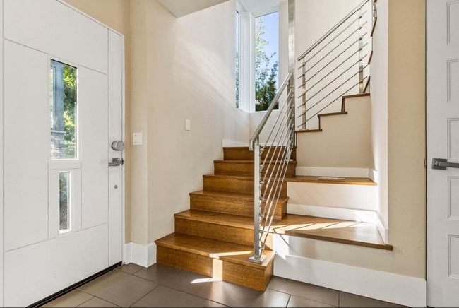 Photo - 13 Year "Young" 3 Bed, 3 Bath Contemporary Home- Steps to University Ave!