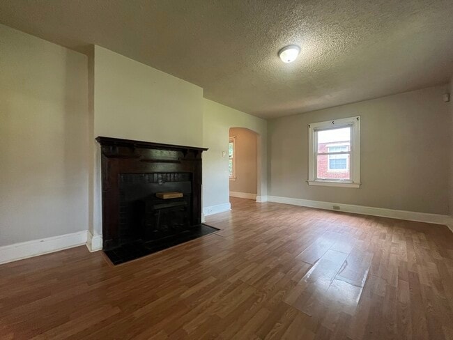 Building Photo - 1256 Edgewood Rd Rental