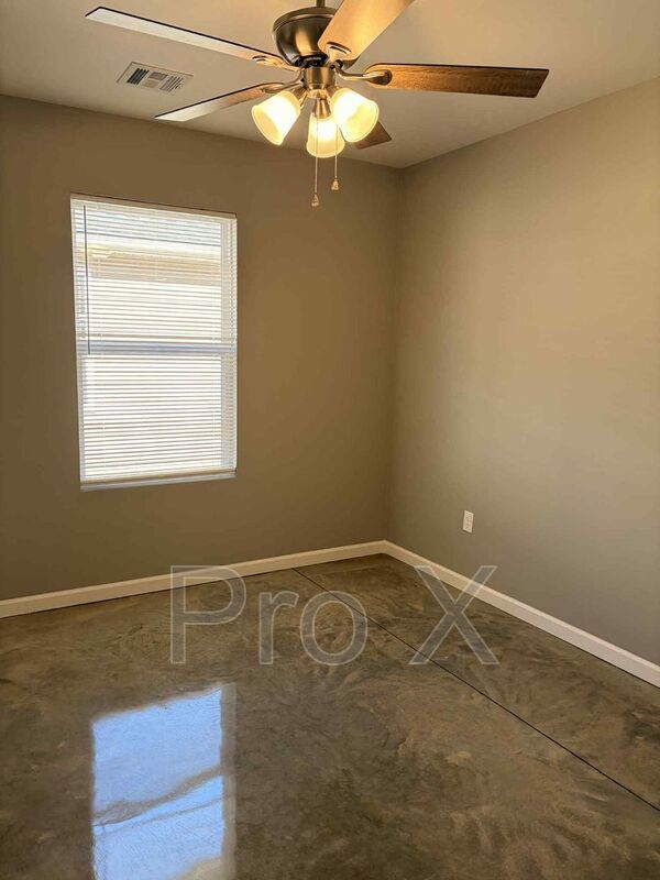 Photo - 321-323 S. 4th St Unidad 321 S. 4th