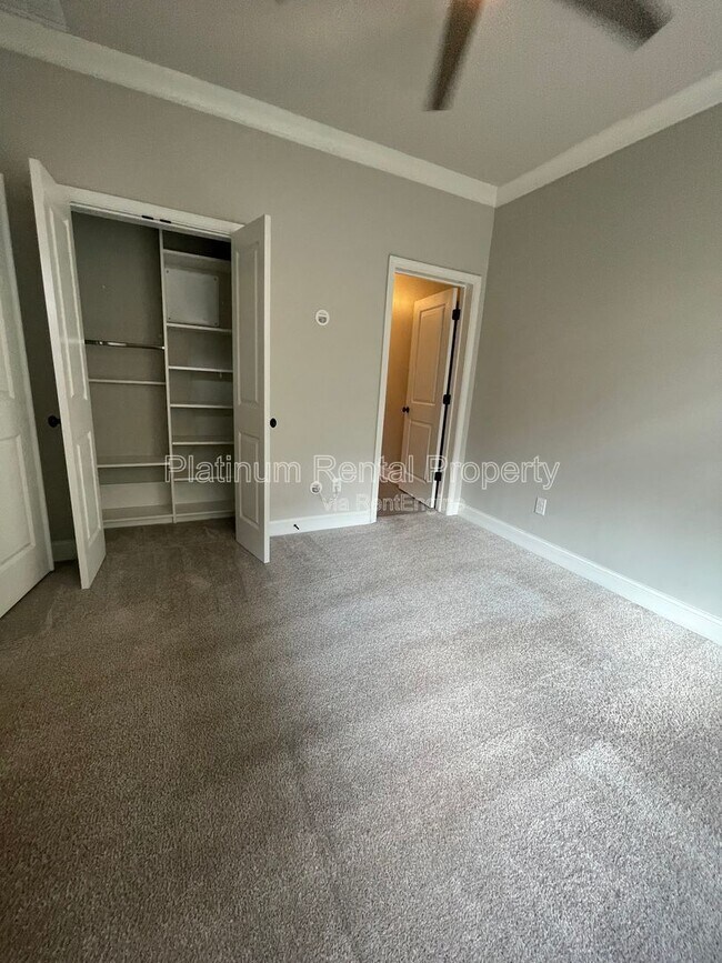 Photo - 1236 Stone Castle Cir