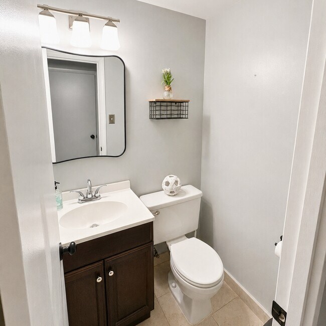 Photo - 8756 Beacon Cir