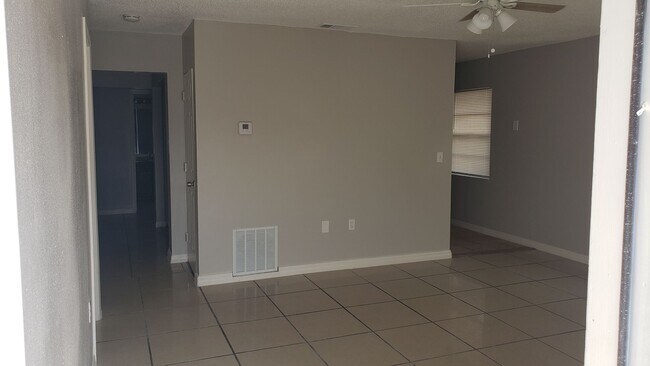 Photo - 4905-4907 Lake Hill Ct Unit 4907