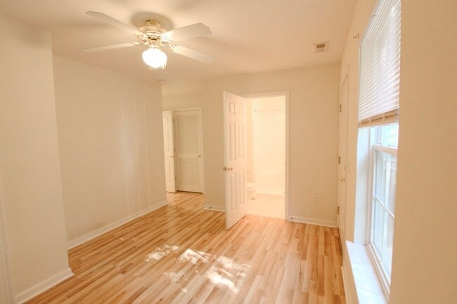 Photo - 351 Emerson Ln