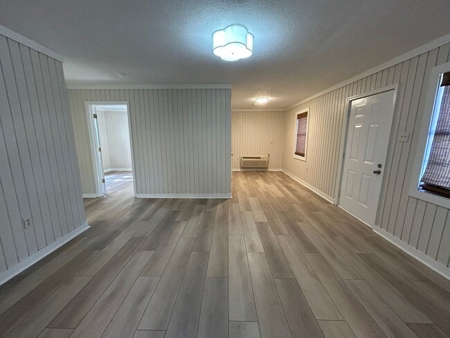 Photo - 229 N Church Ave Unidad 229 N. Church Apt. 2