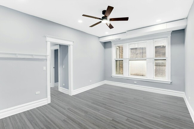 Building Photo - 5341 S Indiana Ave Unit 5343 - 2