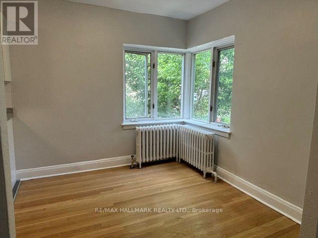 Photo - 111 Oriole Pkwy