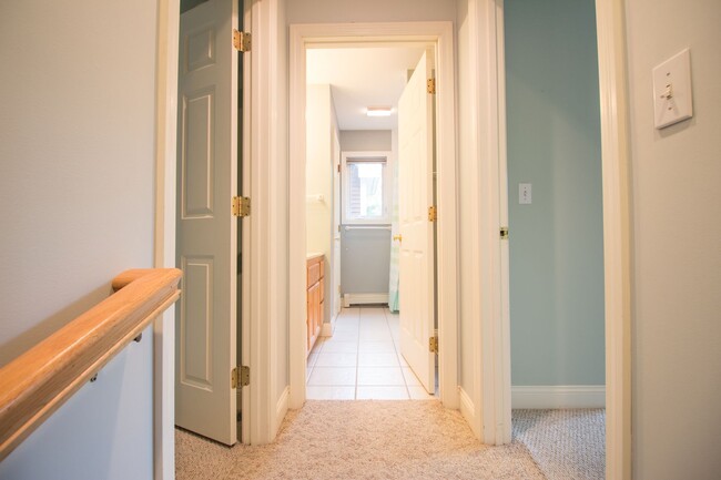 Spacious Rosemont Condo, Private Patio, In... - Spacious Rosemont Condo, Private Patio, In...