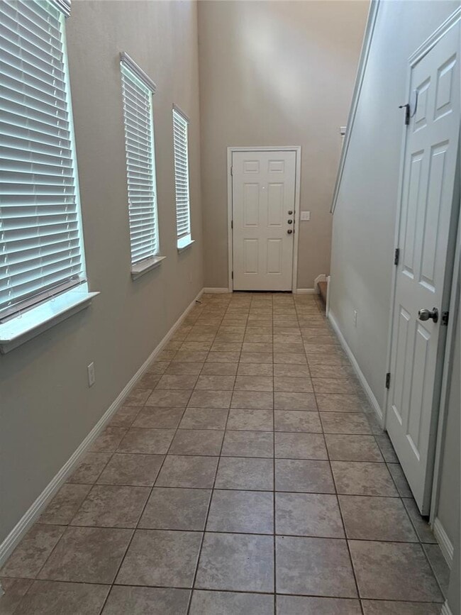 Photo - 372 Eagle Brook Ln