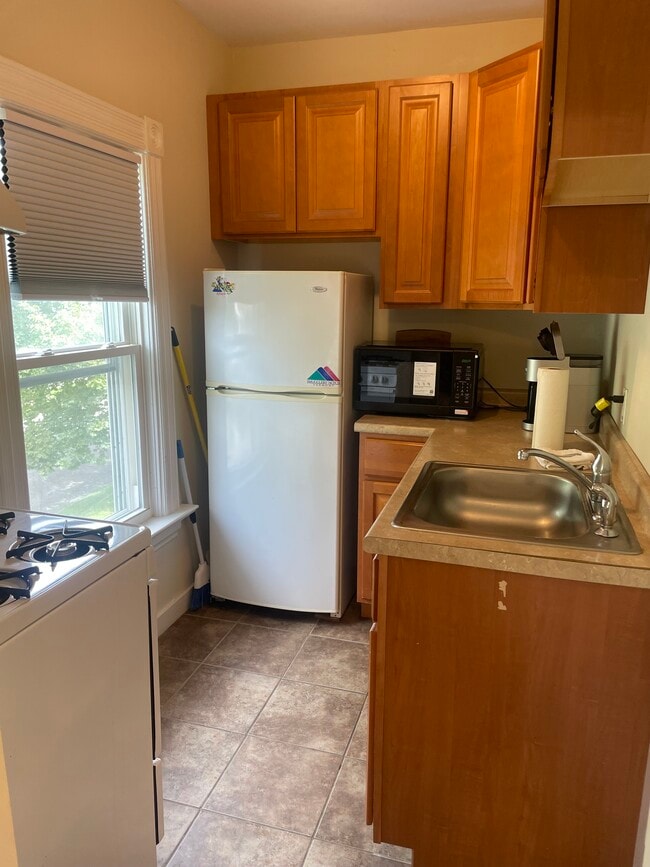 Photo - 187 Loomis St Unidad Studio apt #3