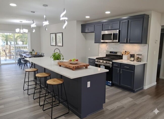 Photo - 6121 W 40th St