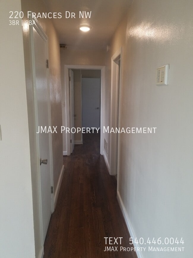 Photo - 220 Frances Dr NW