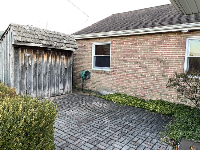 Photo - 3216 Batesfield Rd
