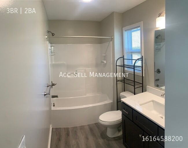 Photo - 227 Dale St NE Unit 2