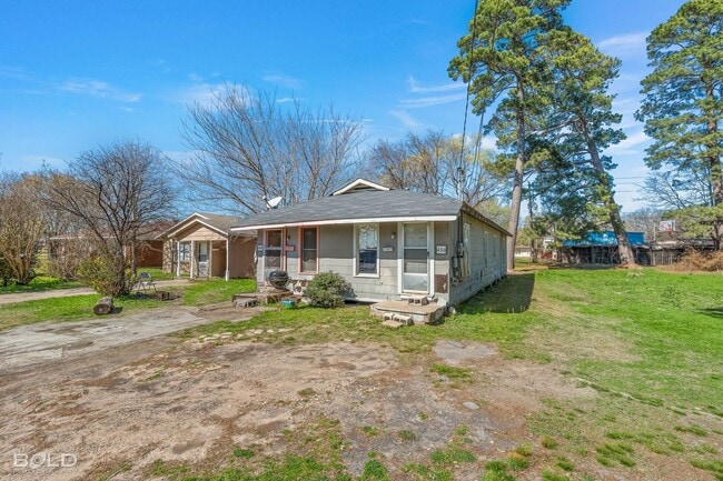 Photo - 458 E 71st St