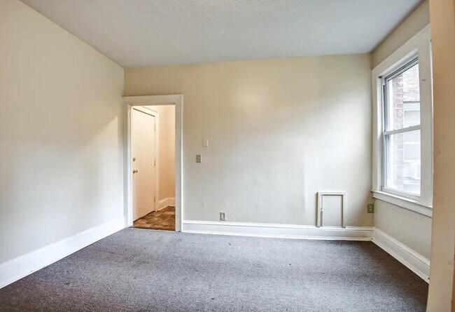 Photo - 29 39 Charter Oak LLC