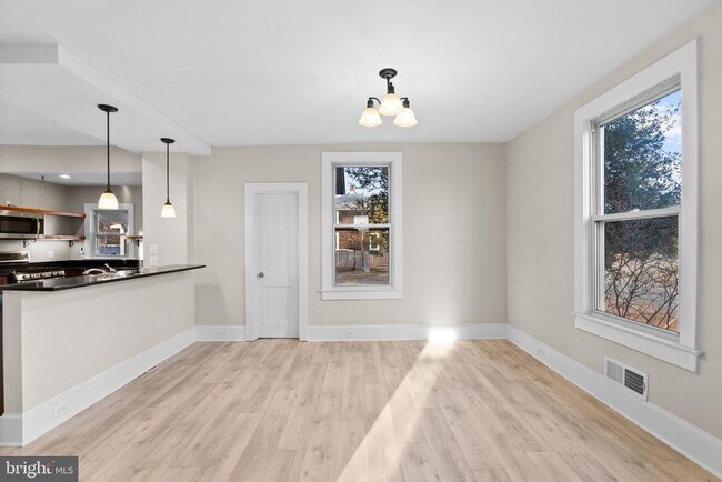 Photo - 10512 Warfield St