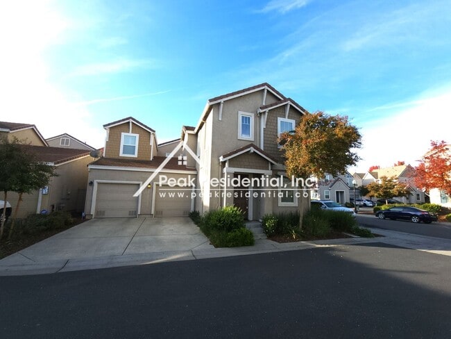 Building Photo - A Wonderful 3bd/2.5ba Newer Natomas Home w...