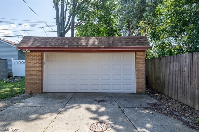 Photo - 8221 Pelham Dr