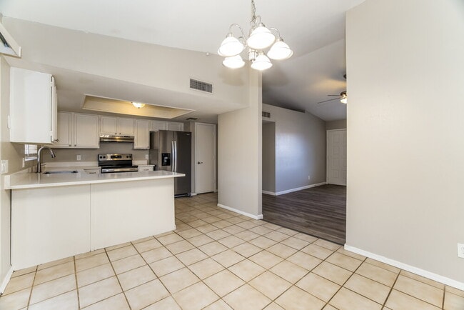 Photo - 1417 E Irwin Ave