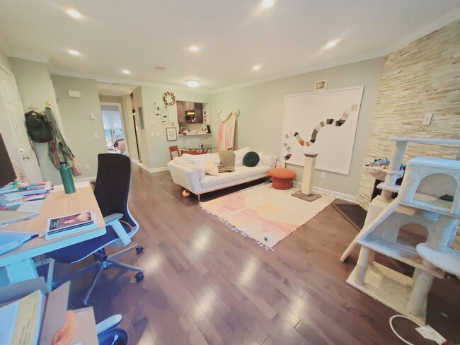 Photo - 24 Adams Ave Unidad F