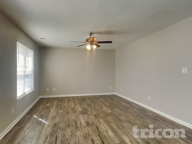 Photo - 2120 Ballingarry Dr