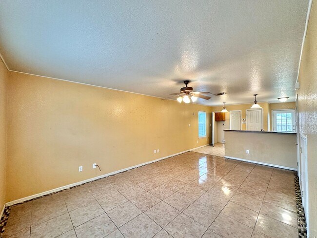 Photo - (S) 214 Janelle Unidad 214 A Janelle Drive