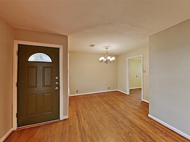 Photo - 444 Kirkwood Dr