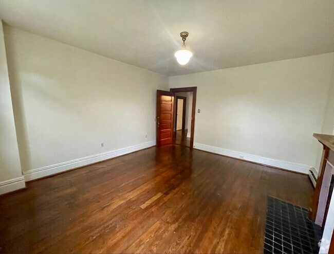 Building Photo - THREE 2 BEDROOM APARTMENTS IN THIS BUILDIN... Unit 2