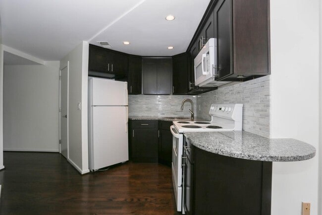 Photo - 2611 Adams Mill Rd NW Unit 301