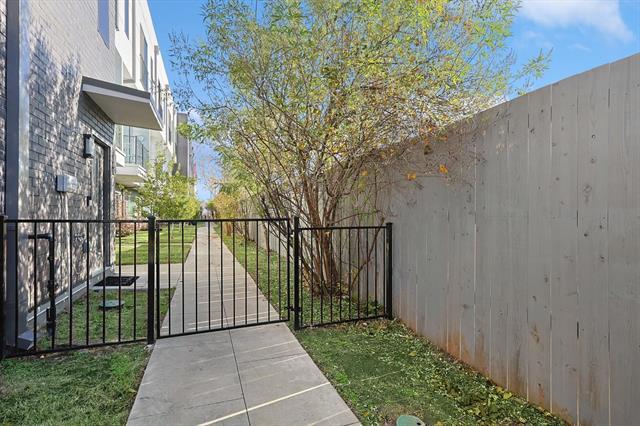 Photo - 4640 Munger Ave Unidad 109