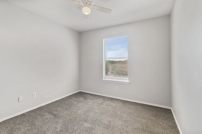 Photo - 10714 Mathom Landing