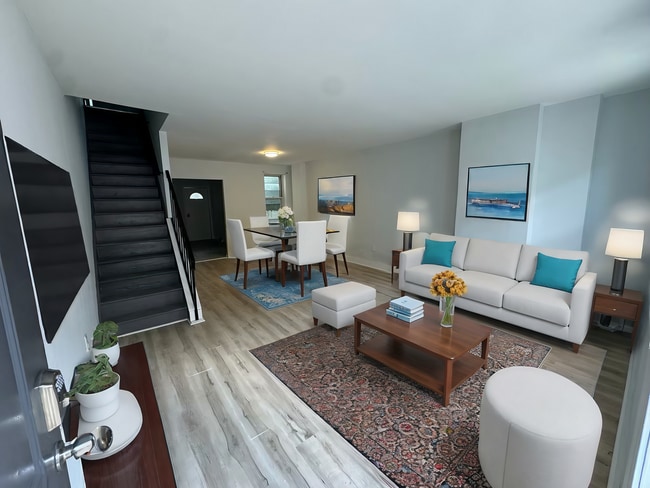 Building Photo - Freshly Updated 3bd/1bath Featuring Spacious Layout & Dedicated Office!