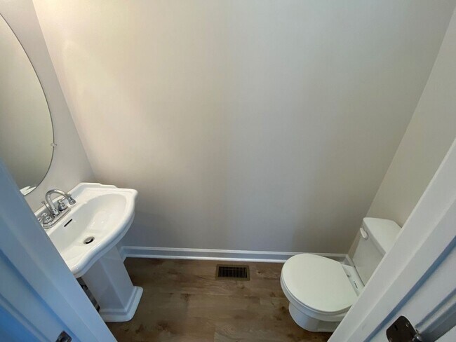 Photo - PRE-LEASING FOR AUGUST 2026!