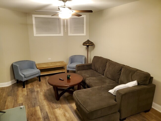Photo - 3540 N Claremont Ave Apartment Unit G