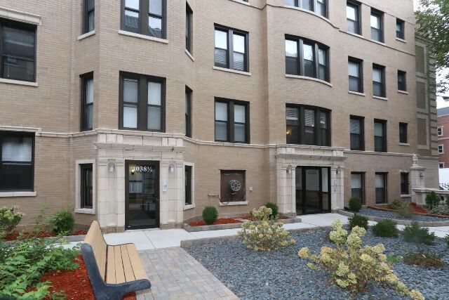 Building Photo - 4043.5 N Ashland Ave Rental