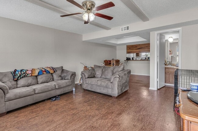 Photo - 3808-3814 Coates Circle