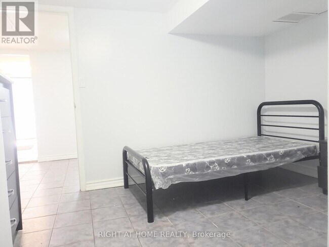 685 Greenwood Ave