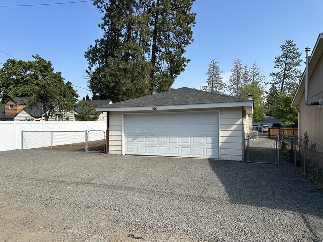 Photo - 212 N 4th St