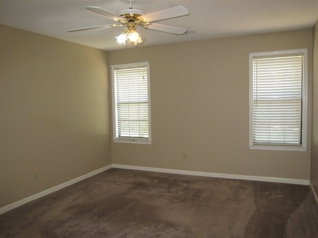 1182 Barn Swallow Ln