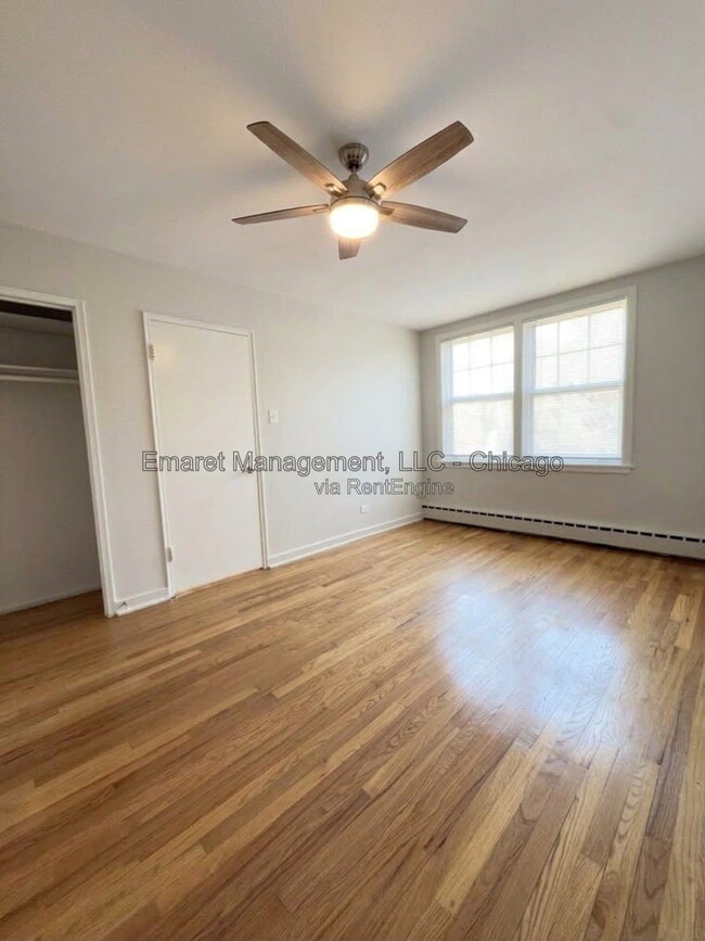 2425 W Berwyn Ave