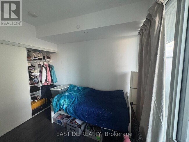 Photo - 42 Charles St E Unité 4002