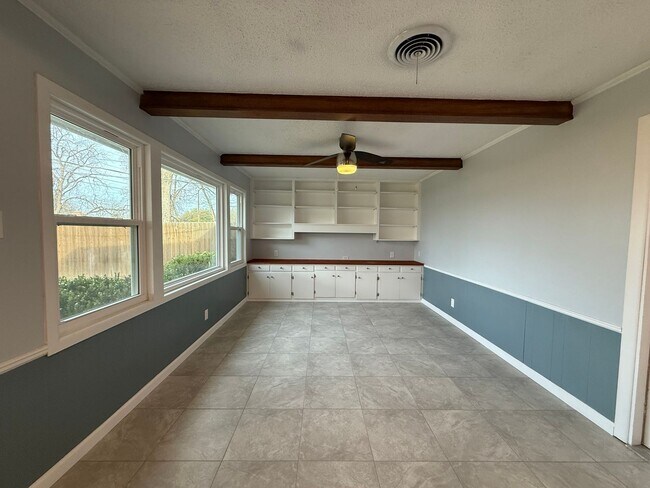 Photo - Renovated 3 bedroom, 2 bath home in College Hills AVAILABLE NOW!