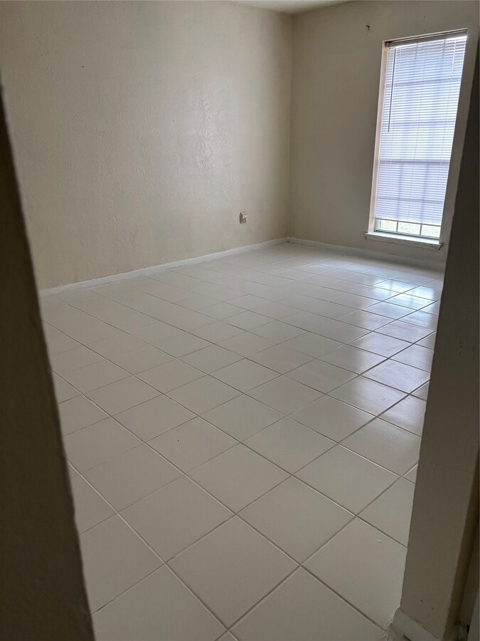 Photo - 2210 Buchanan Dr